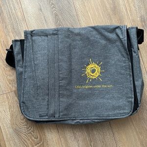 Laptops bag with Sunlife logo